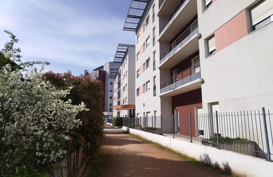 Apparthotel Privilodges Lyon Lumière-1