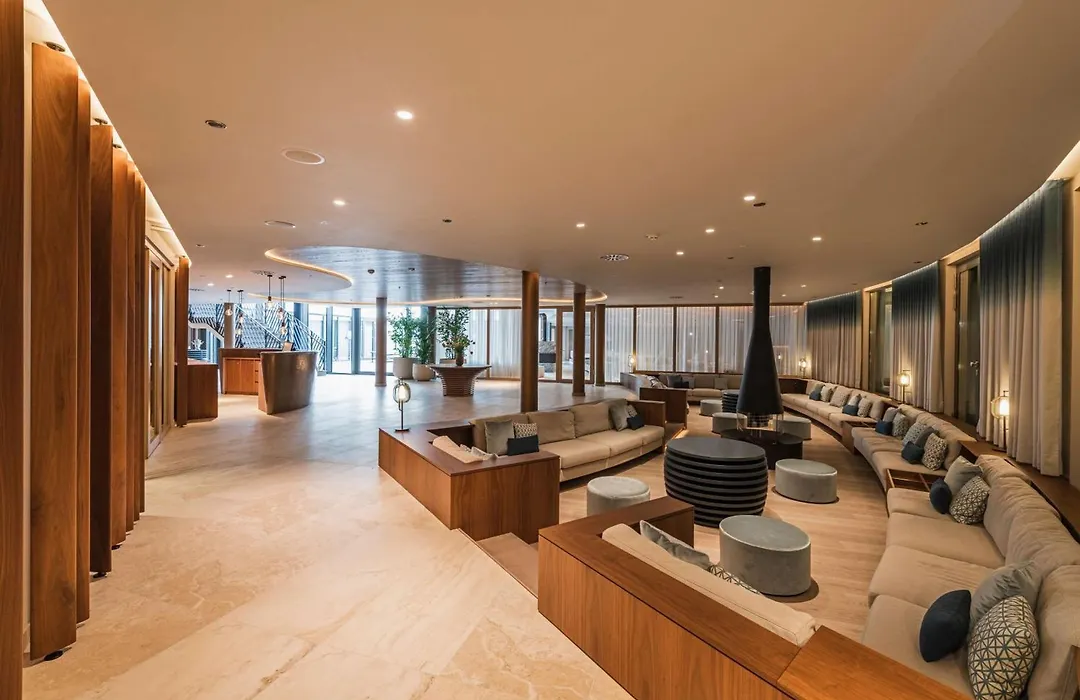 Infinity Hotel & Conference Resort Munich-1