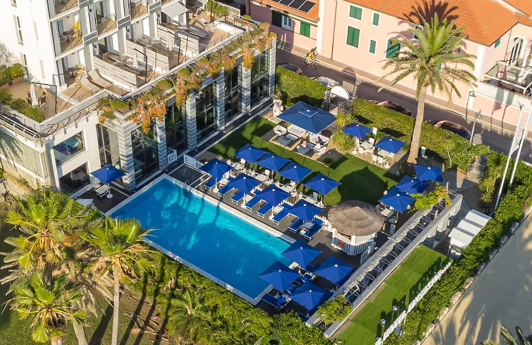 Hotel Excelsior-1