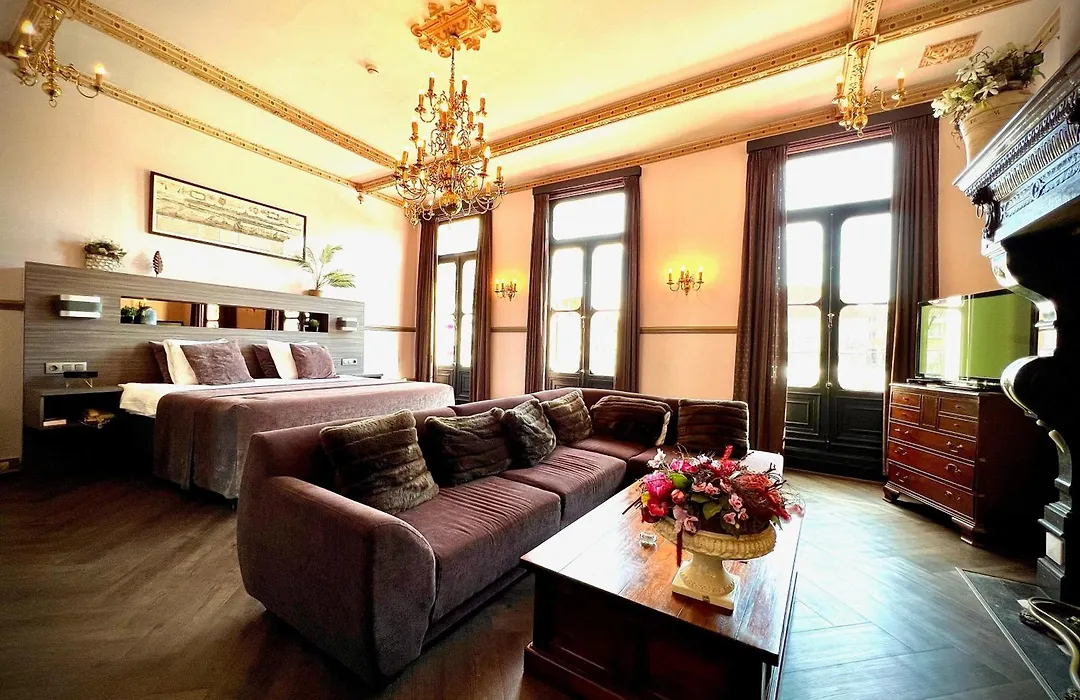 Grand Cafe Hotel de Bourgondier-1