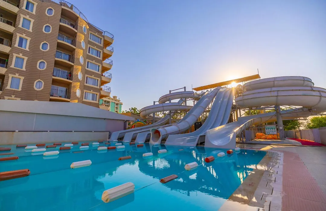 Laur Hotels Experience & Elegance-1