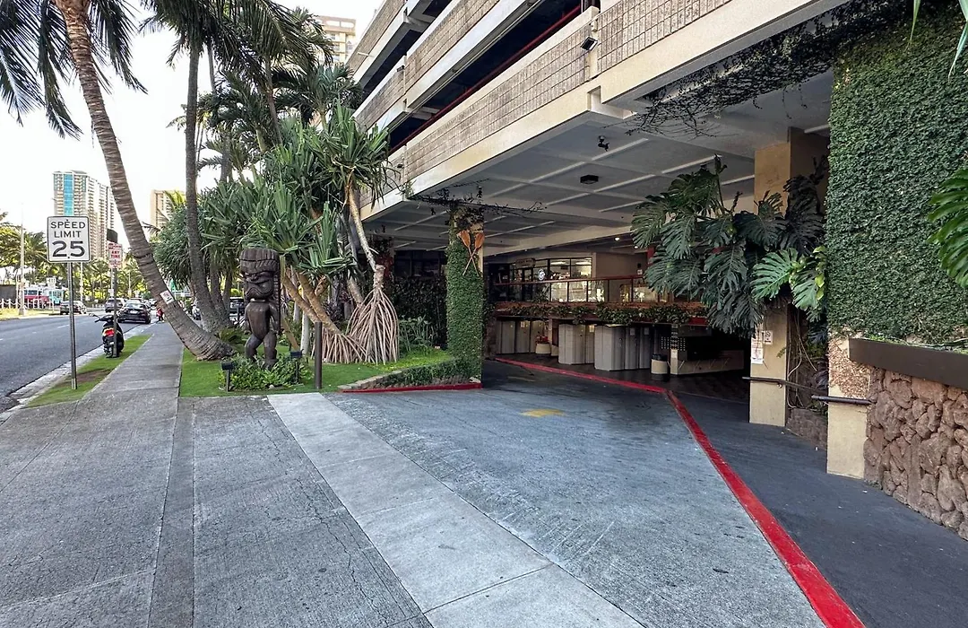 Vacation Rental Studios At Hawaiian Monarch-1