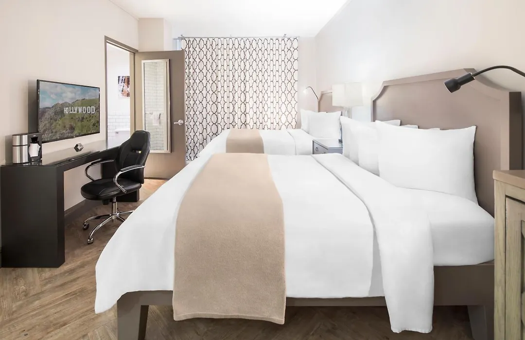Hollywood Hotel-1