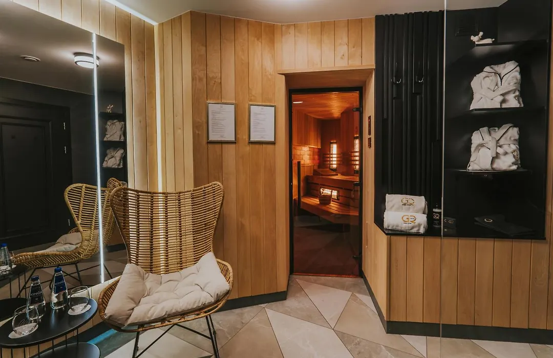 Hotel Golden Queen-1