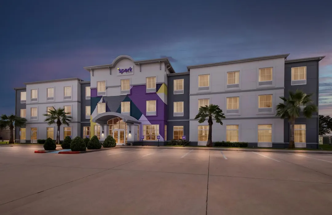 Spark By Hilton Victoria-1