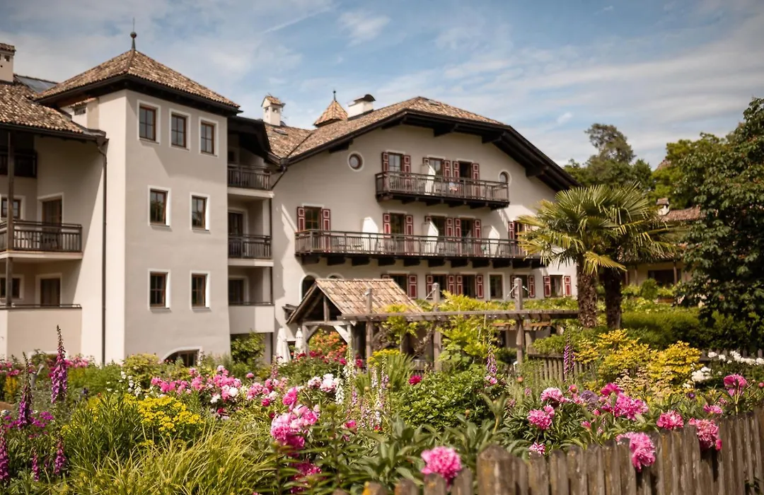 Hotel Weingut Stroblhof-1