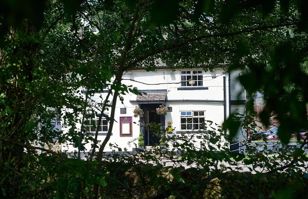 Bulls Head - Holymoorside-1