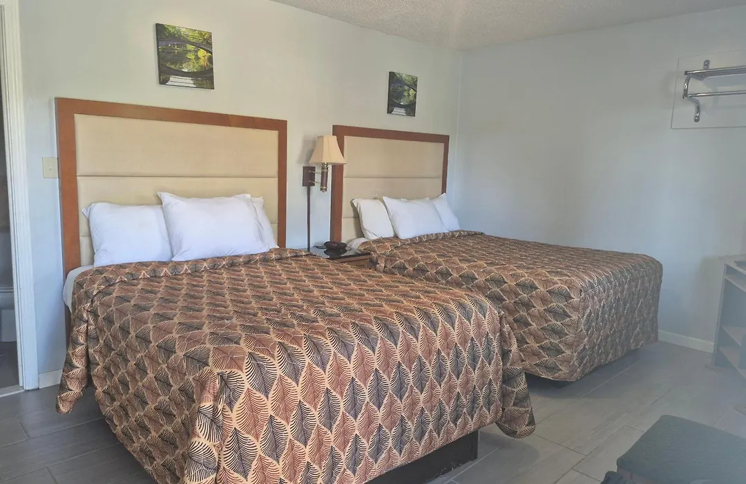 Maple Leaf Motel-1
