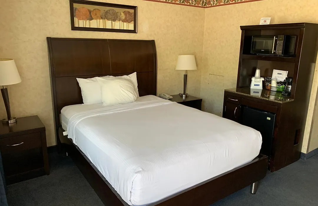 Travelodge By Wyndham Rapid City-1