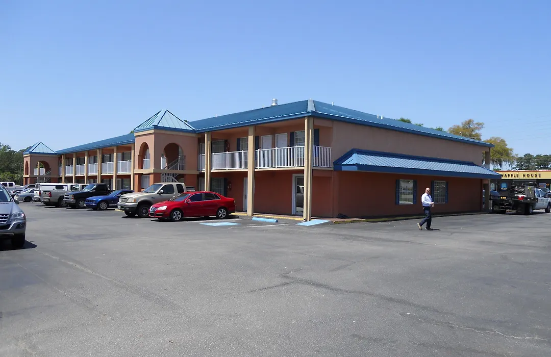 Econo Lodge Brunswick I-95-1