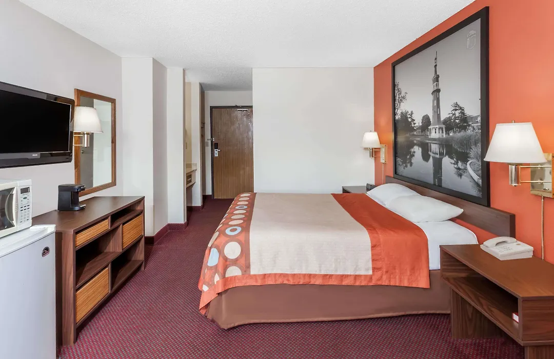 Super 8 By Wyndham Washington/Peoria Area-1