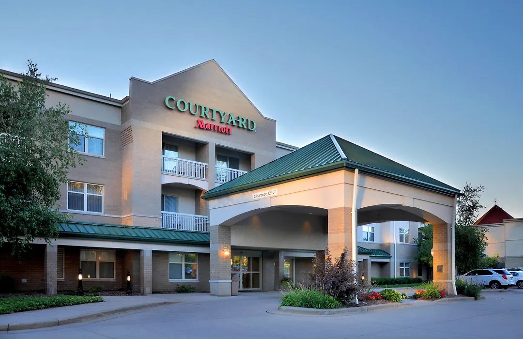 Courtyard Wausau-1