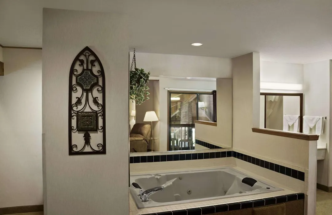 Baymont By Wyndham Whitewater-1