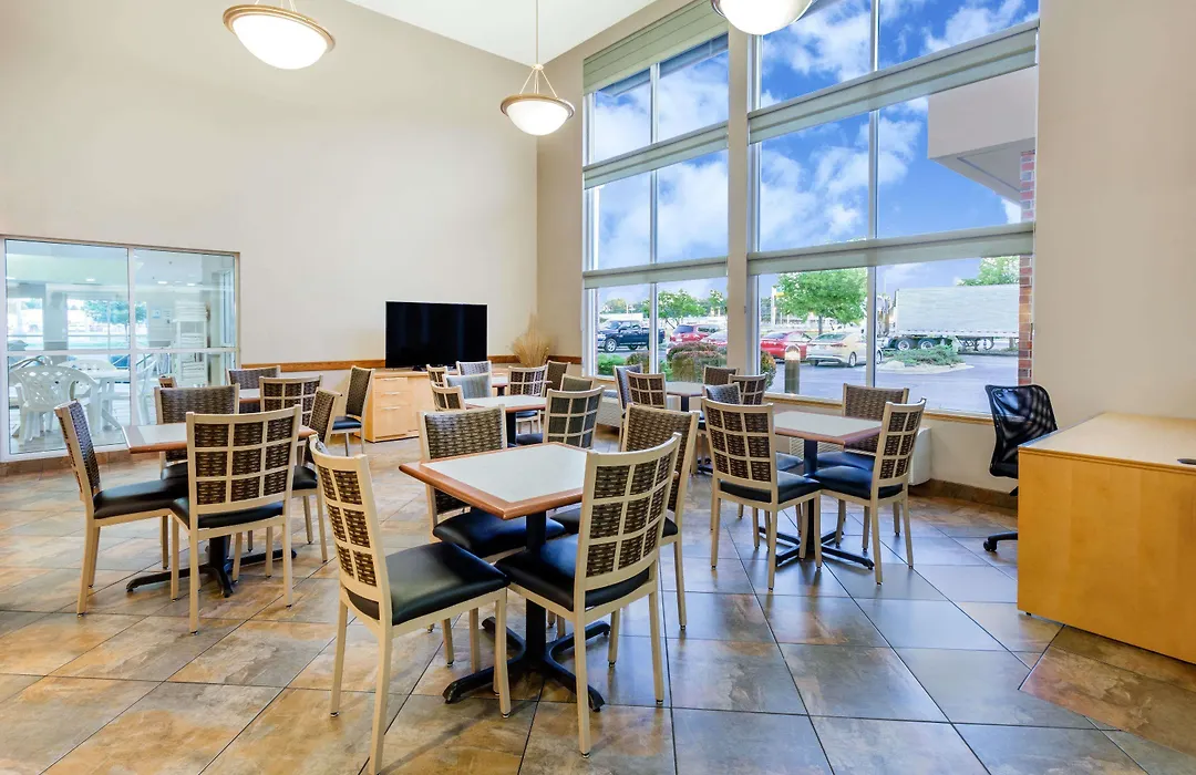 Super 8 By Wyndham Madison South-1