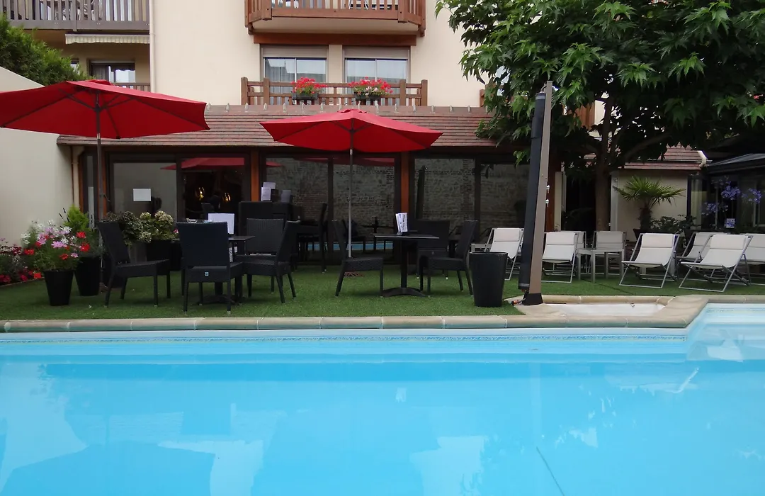 Le Trophée By M Hôtel Spa-1