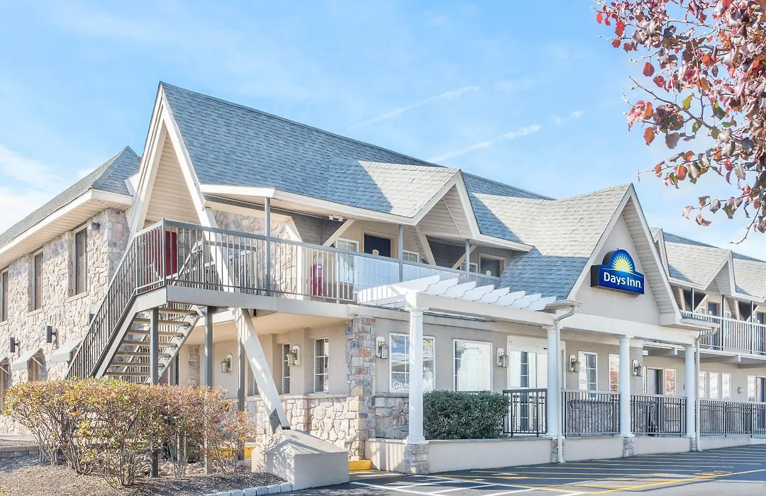 Days Inn By Wyndham Springfield/Phil.Intl Airport-1