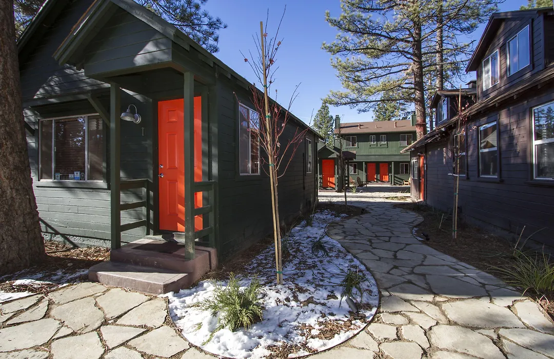 Noon Lodge-1