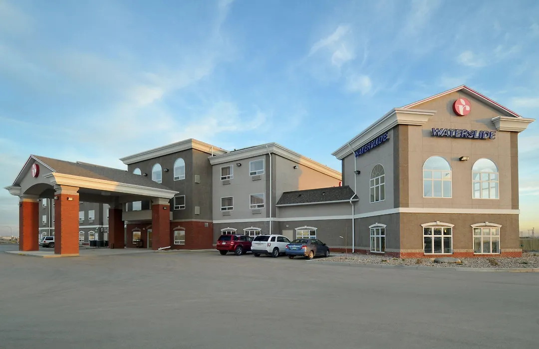Ramada By Wyndham Weyburn-1