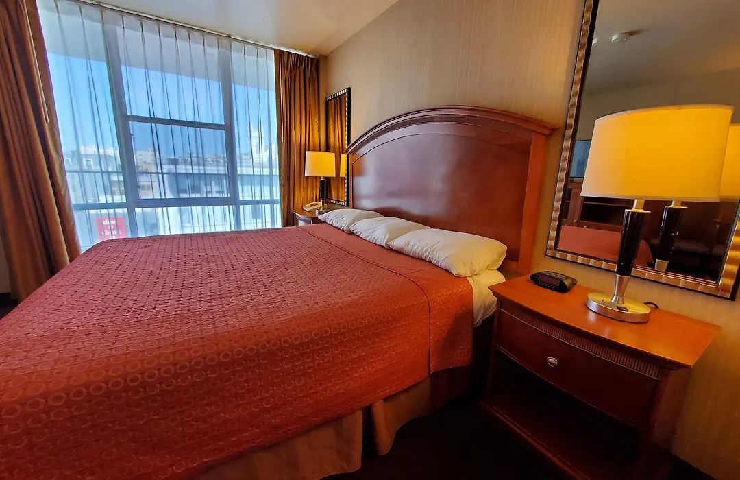 Royal Pacific Motor Inn-1