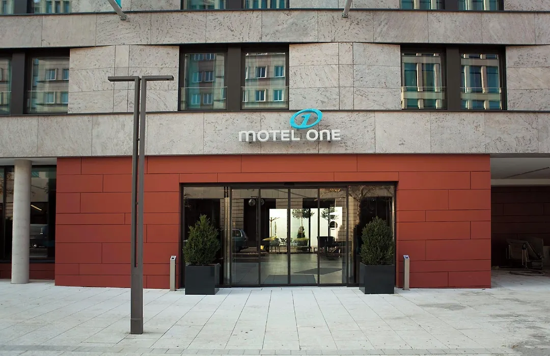 Motel One Stuttgart-Mitte-1