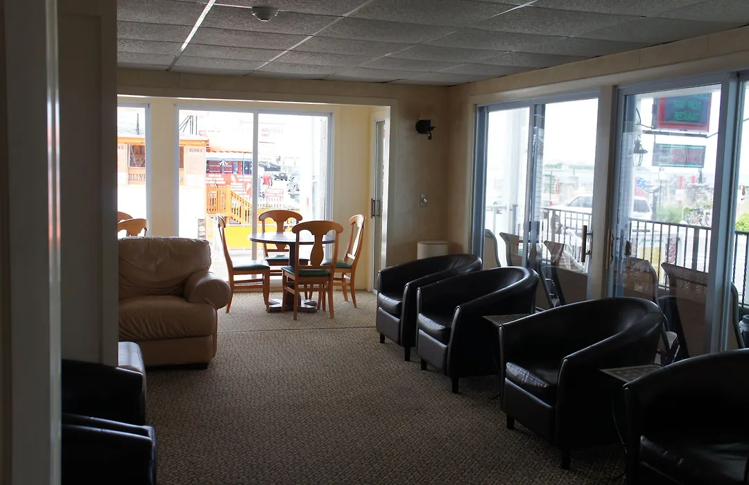 Hillcrest Inn-1