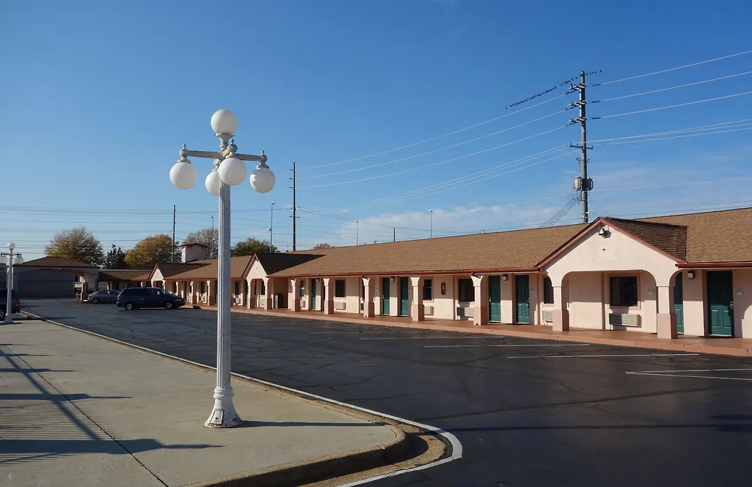 Vip Inn And Suites-1