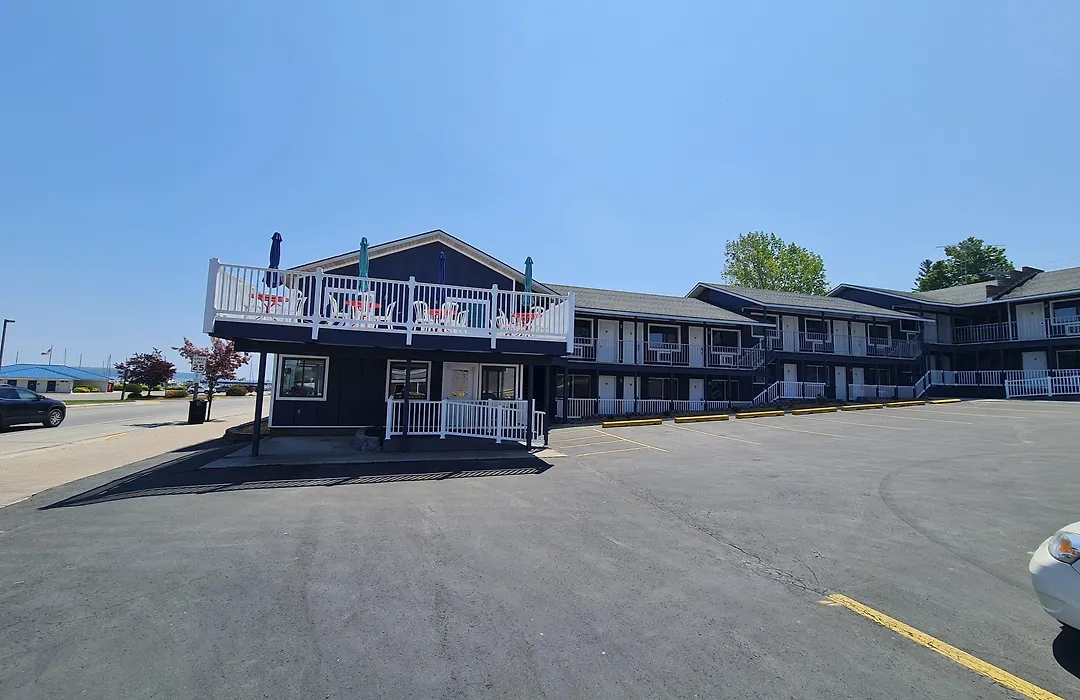 Thunderbird Motor Inn-1