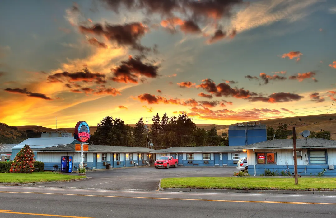 Blue Mountain Motel-1