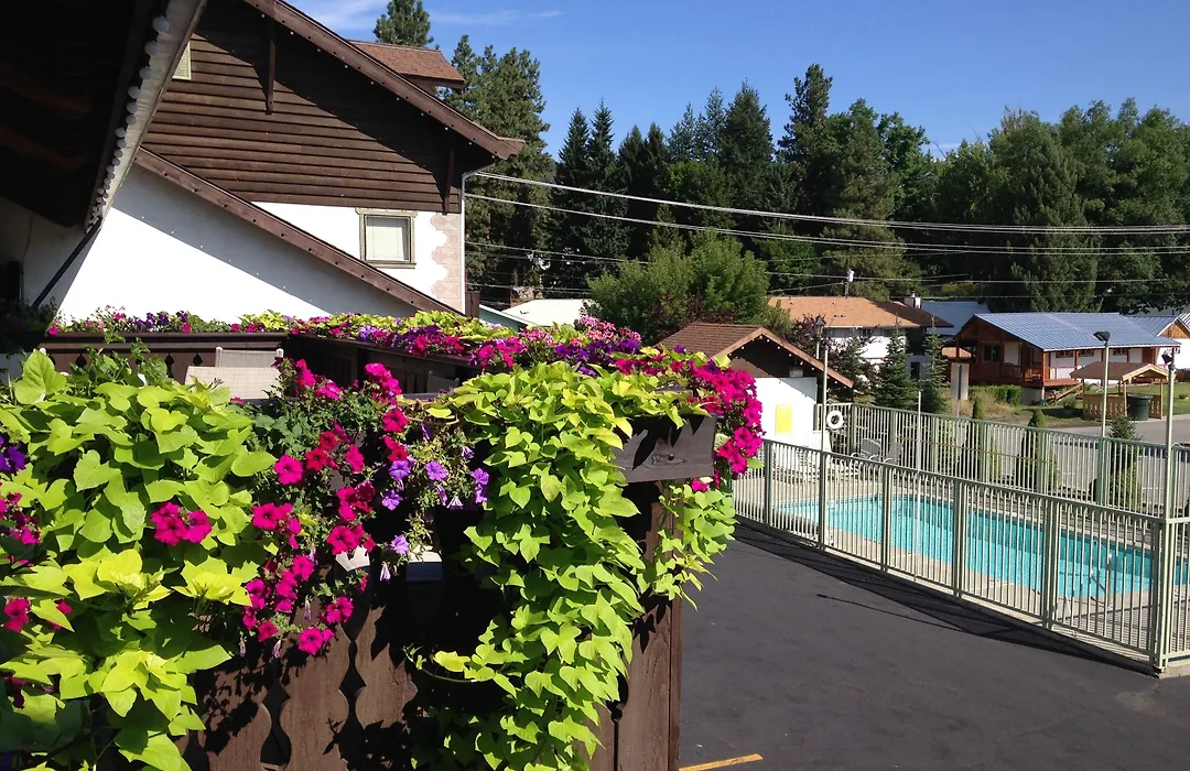 Linderhof Inn-1
