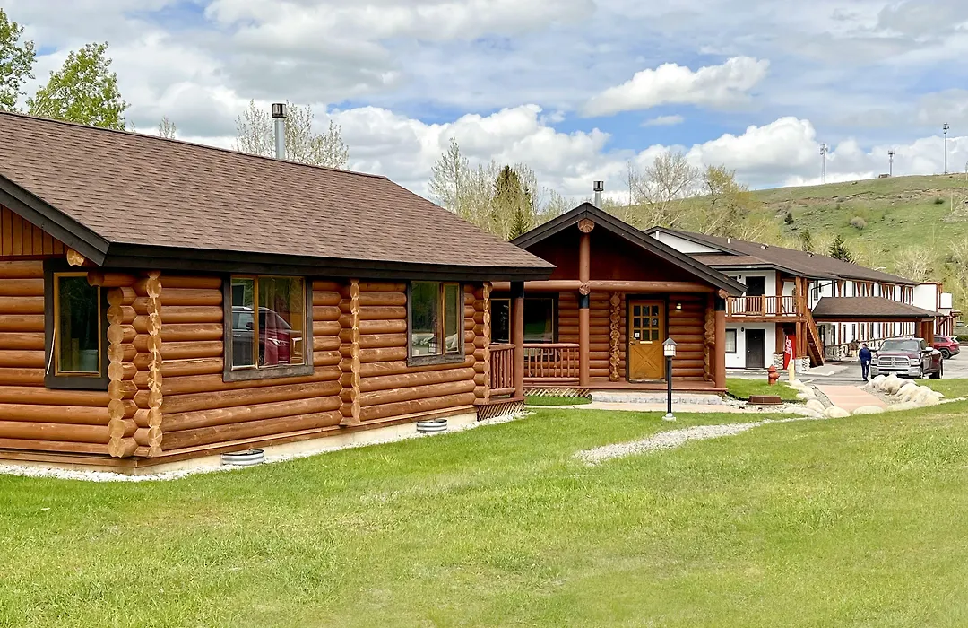Beartooth Hideaway Inn & Cabins-1