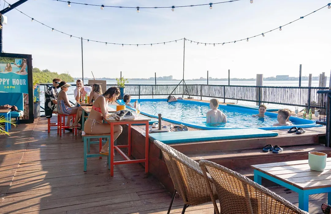 Mayan Monkey Cancun - Social Hostel (Adults Only)-1