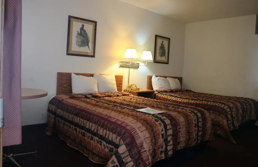 Dakota Inn-1