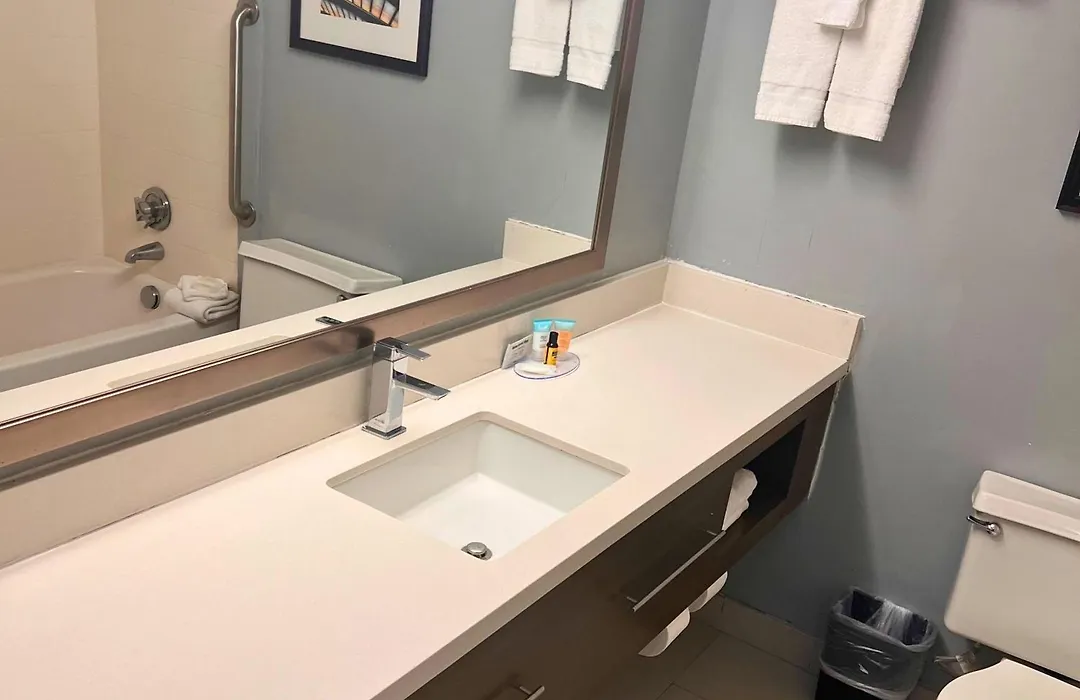 Envision Hotel & Conference Center Mansfield-Foxboro-1