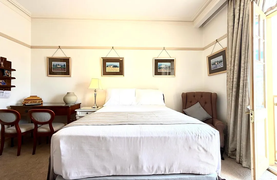 Cobb & Co Court Boutique Hotel-1