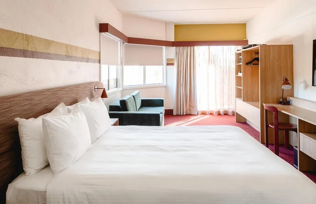 Statesman Hotel-1