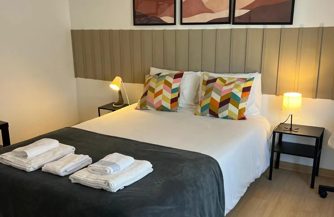 Alvalade II Airport Guest House-1