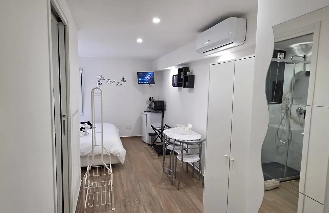 Black & White Rooms-1