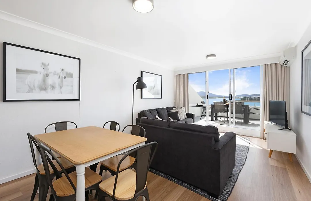 Horizons Lake Jindabyne-1