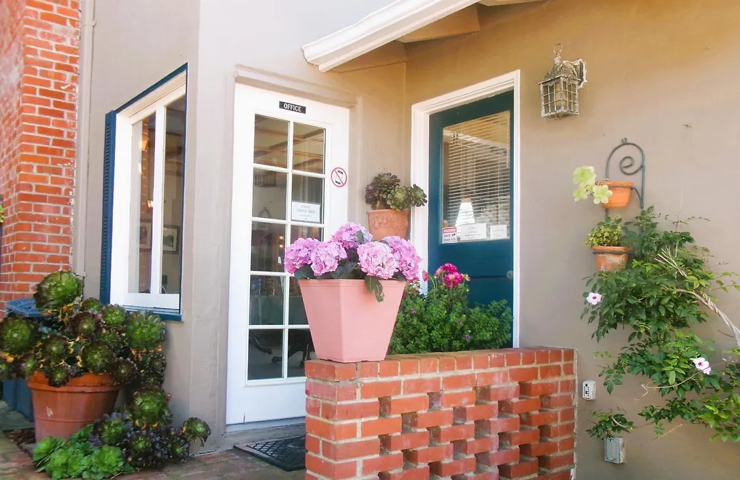 Carmel Wayfarer Inn-1