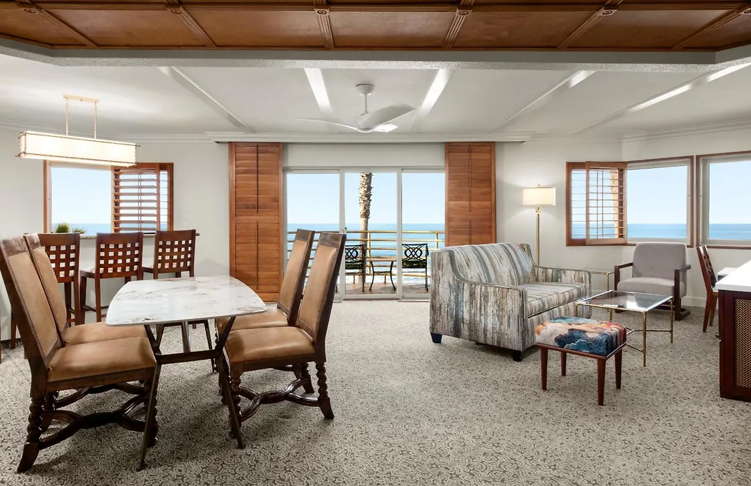 Pacific Terrace Hotel-1