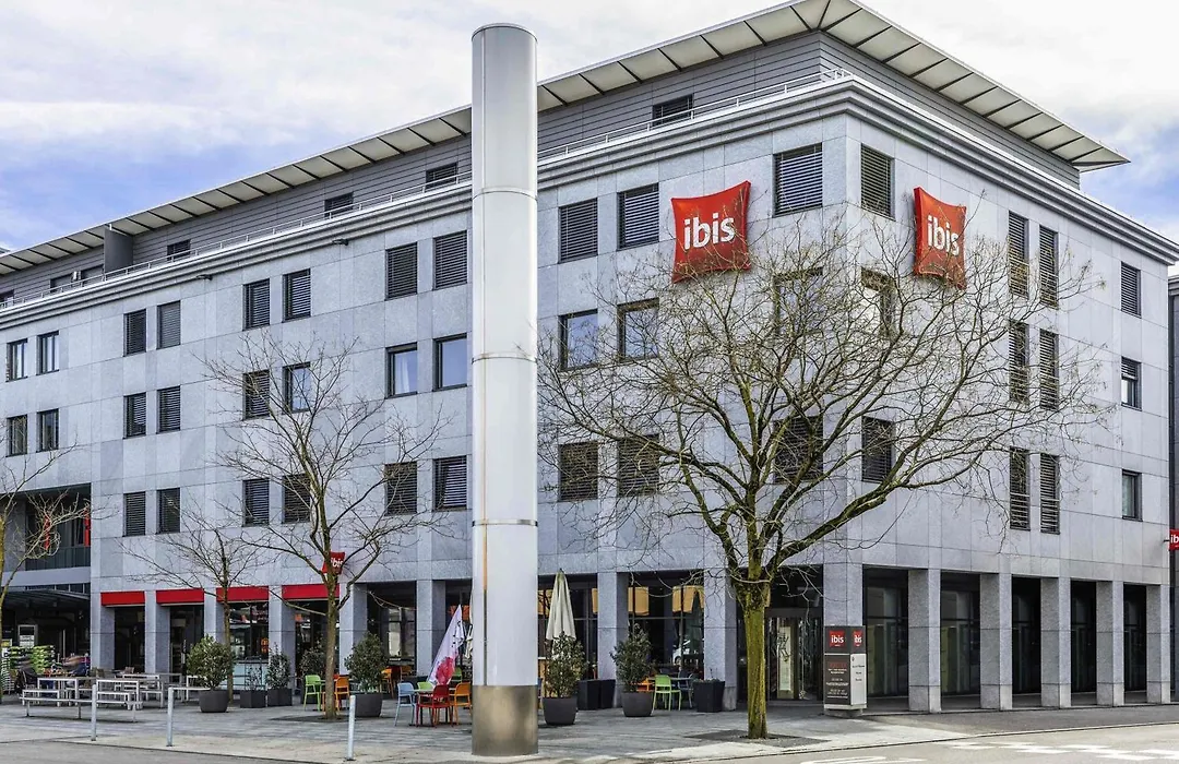 Ibis Baar Zug-1