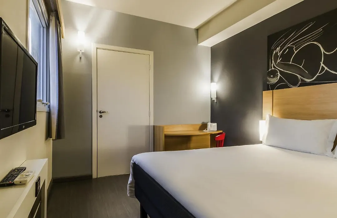 Ibis Uberaba-1