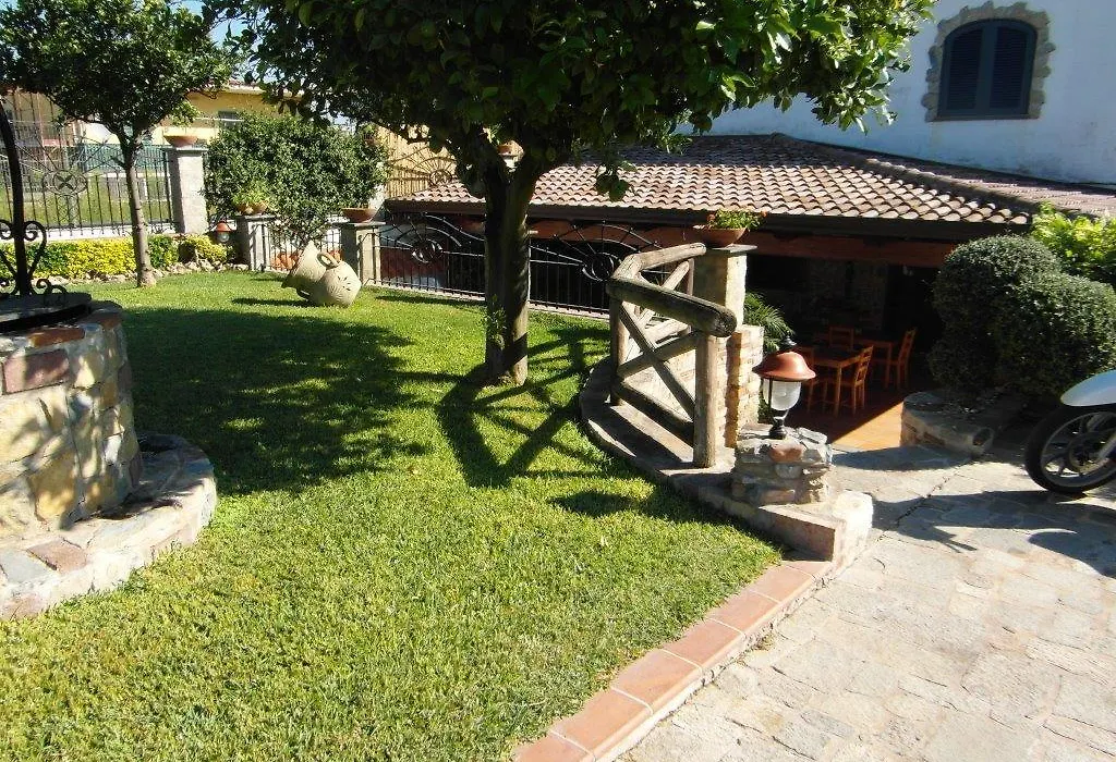 B&B Villa Lura Pompei-1