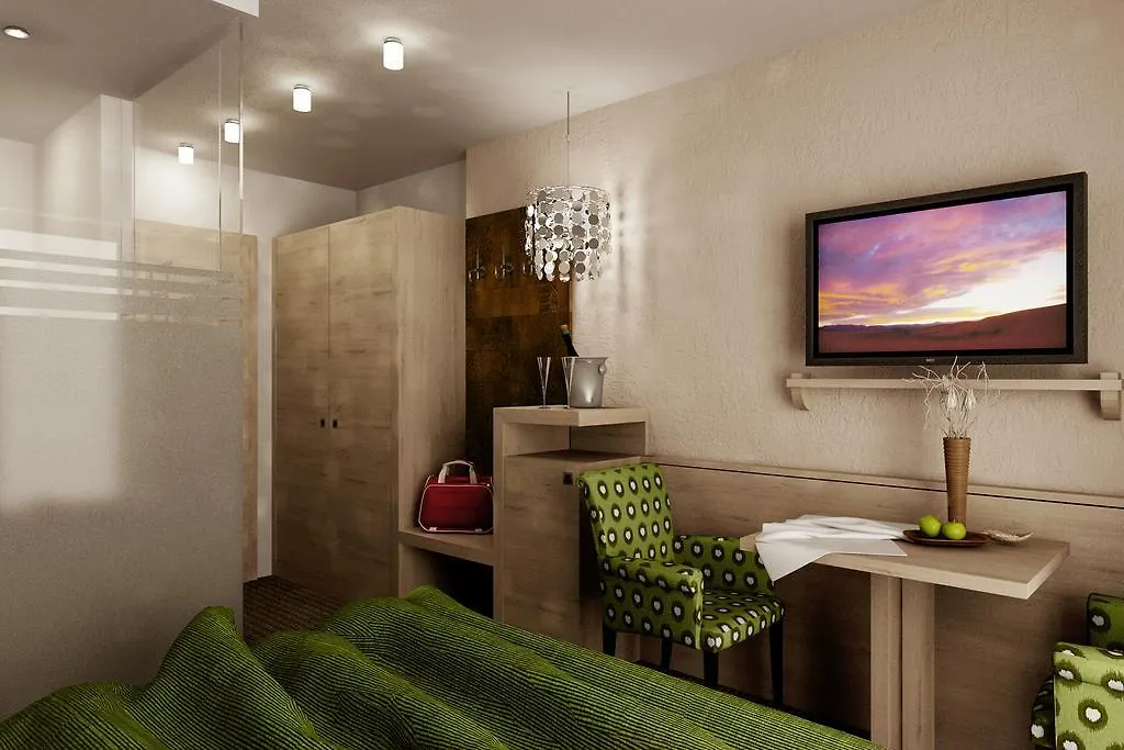 Hotel Garni Hubertus-1