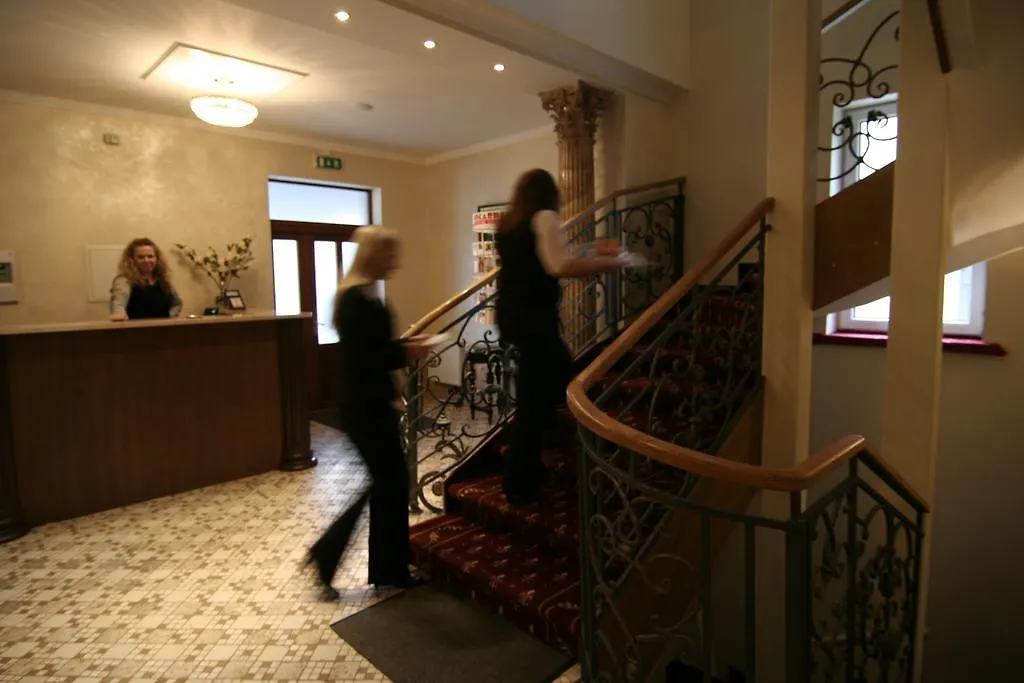 Riverside Hotel-1