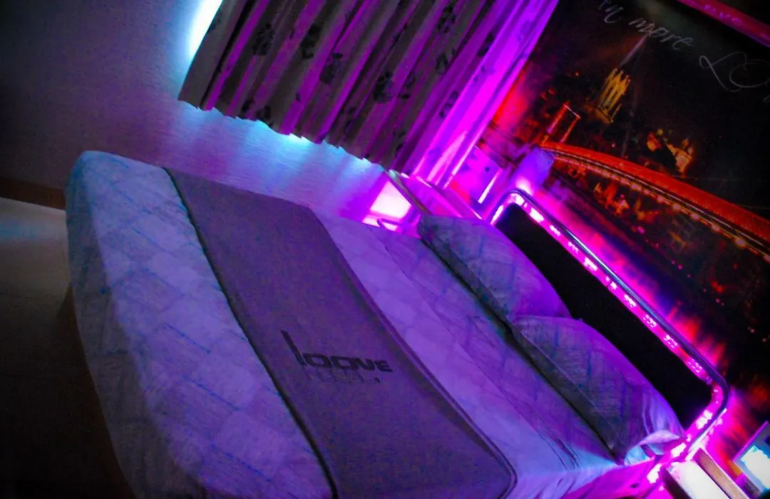 Loove Hotel (Adults Only)-1