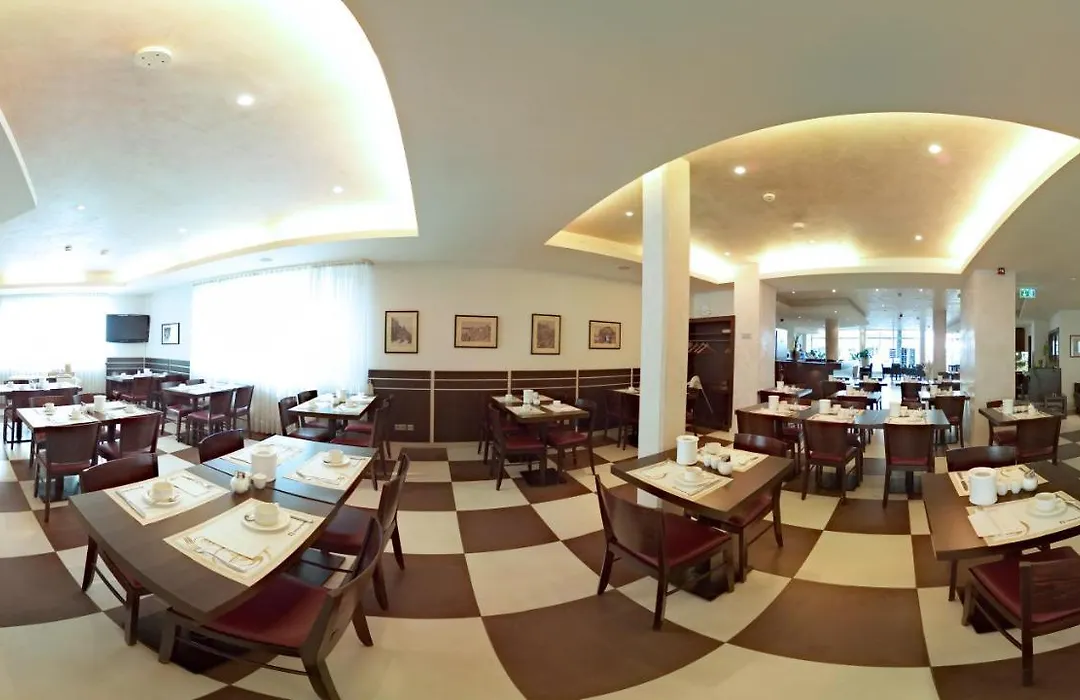 Ivbergs Hotel Berlin Messe-1