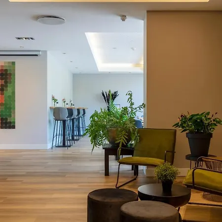 Ibis Utrecht-2