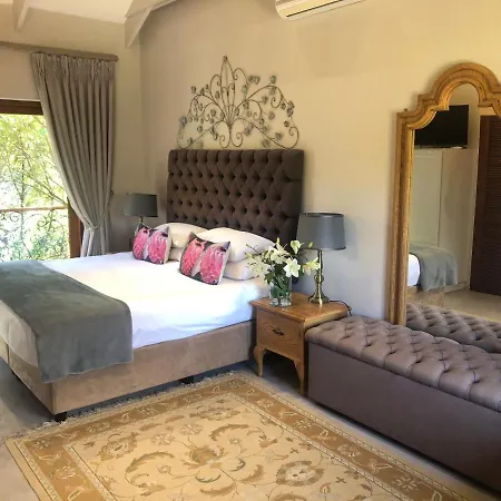 Aan De Vliet Guest House-3