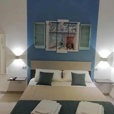 Flamingo Rooms-3
